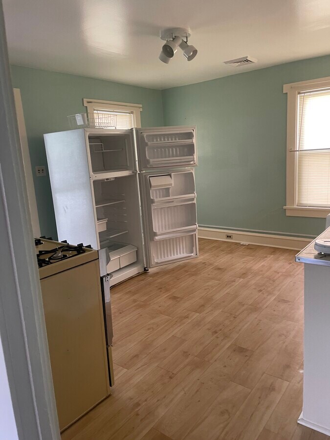 Kitchen - 81 E Merritt St