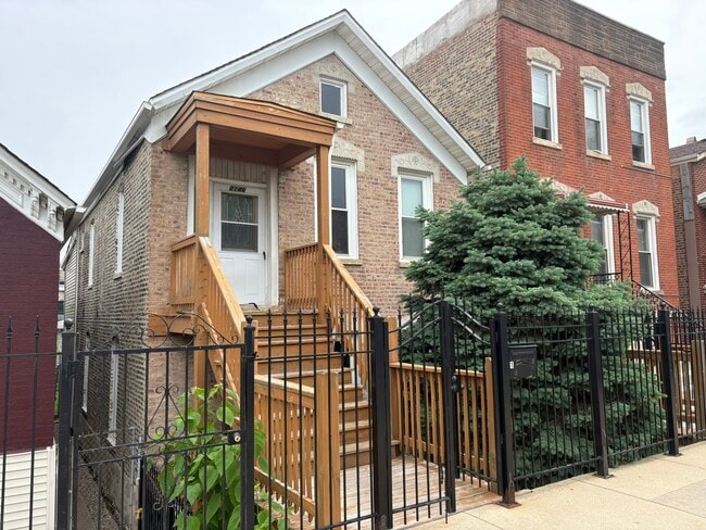 Building Photo - 2146 W 22nd Pl Unit 2