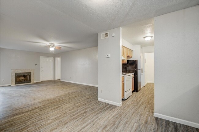 Photo - 9797 Leawood Blvd Unidad True