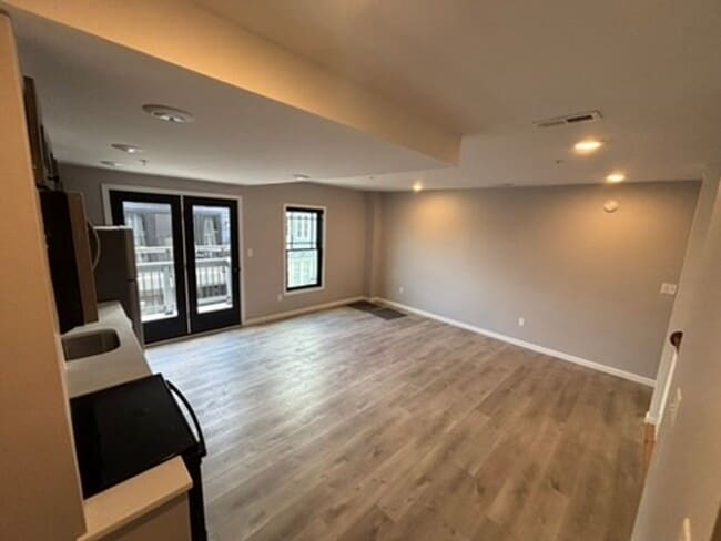 Photo - 235 E Market St Unit 6