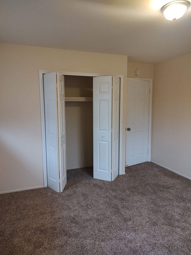 Eastknoll Apartments