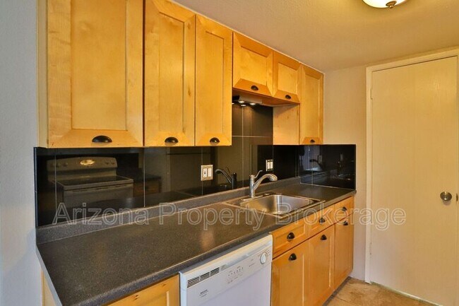 Photo - 851 E Cochise Dr