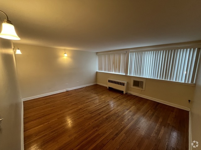 Building Photo - 4048 N California Ave Unit 4044-103 Rental