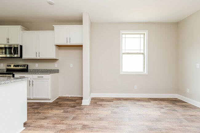 Photo - 1180 Black Oak Cir