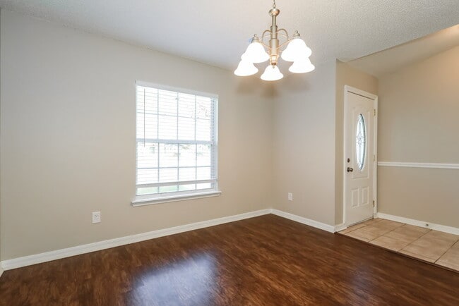 Photo - 1697 Glen Laurel Dr