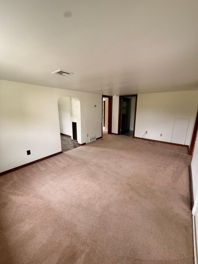 Building Photo - 4955 Bull Creek Rd Unit 1