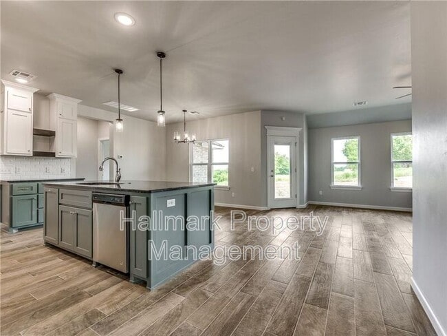 Photo - 4037 Hart St