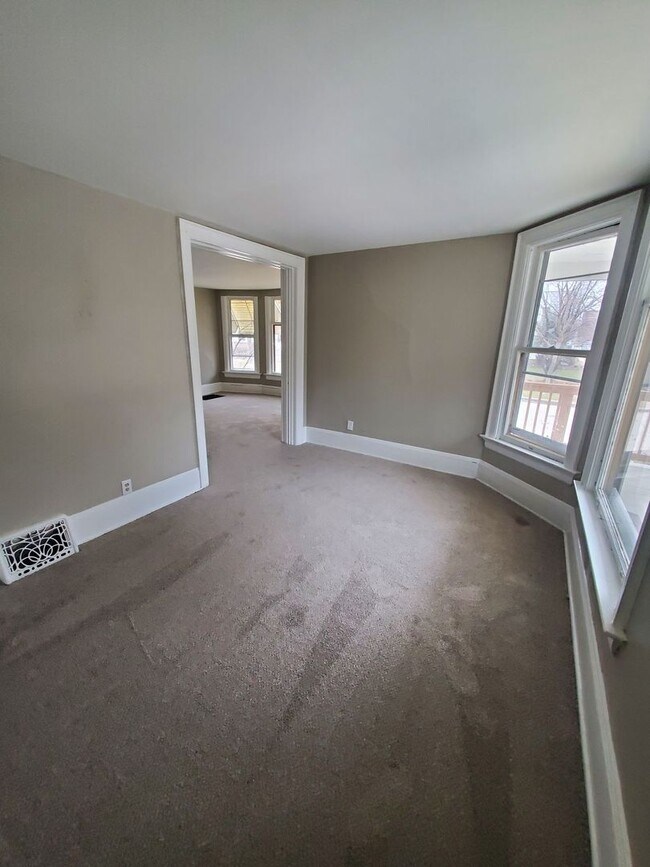 Photo - 141-143 W Hadley St Unit 143