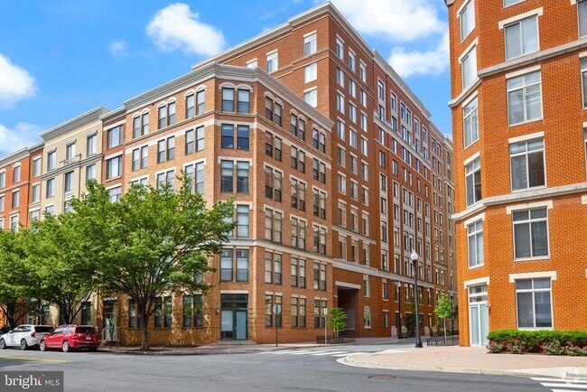 Building Photo - 1201 N Garfield St Unit 604 Rental