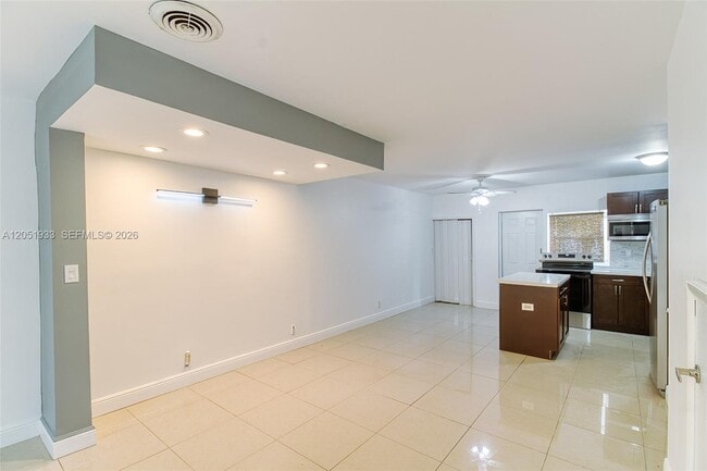 5215 SW 40th Ave