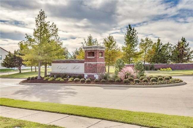 Photo - 11048 Kinston St