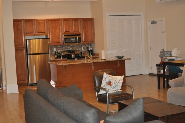 Photo - 154 W Main St Unidad B