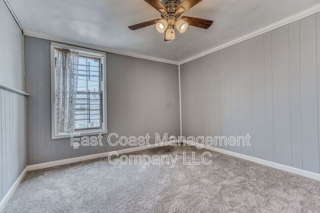 Photo - 1253 Sargeant St