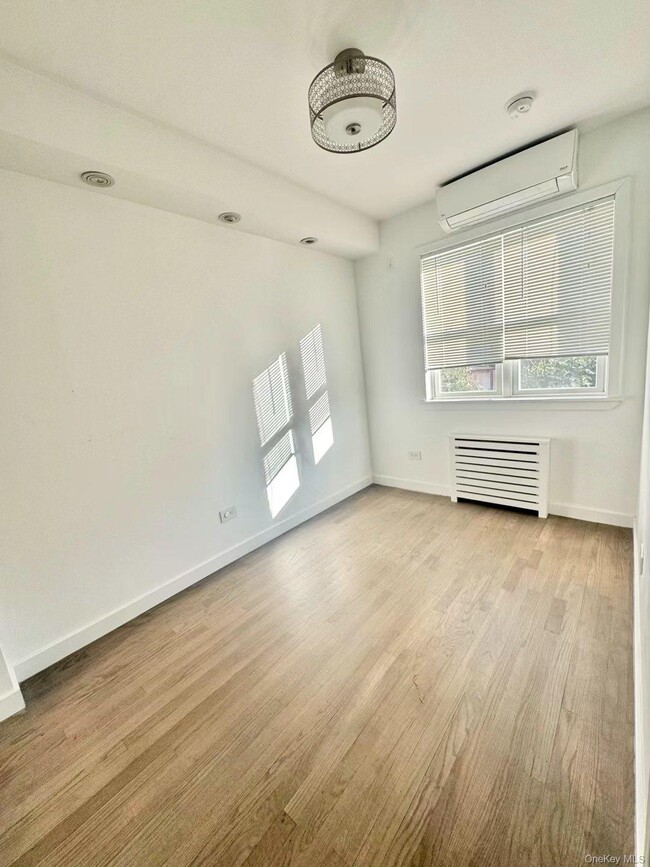 Photo - 191-04 39th Ave