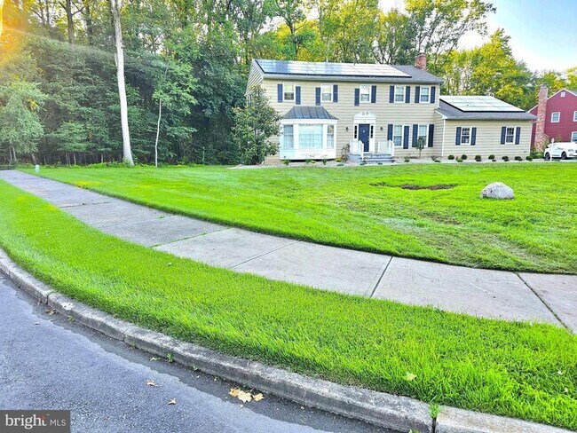 Photo - 19 Monterey Dr House