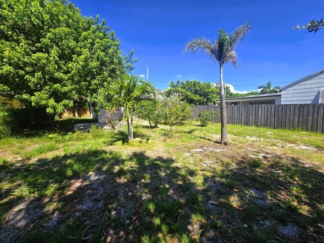 Photo - 1115 S M St
