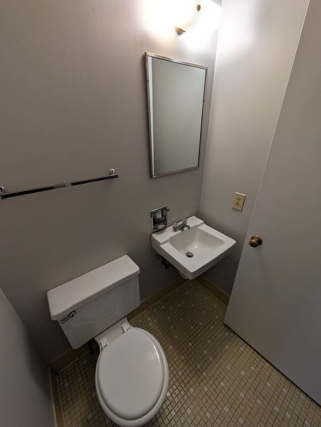 Photo - 2BD/1.5BA Unit in Hickory