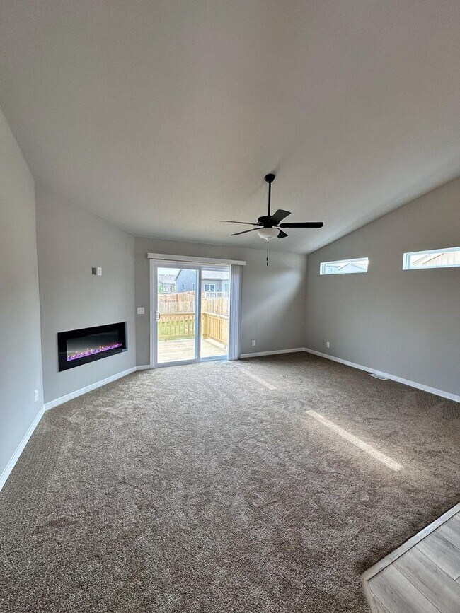 Newer Home with Style & Space in Growing S... - Newer Home with Style & Space in Growing S...