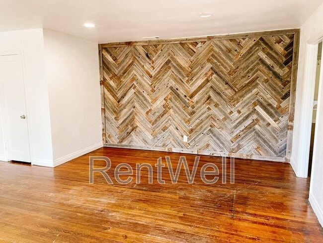 Photo - 2426 31st St