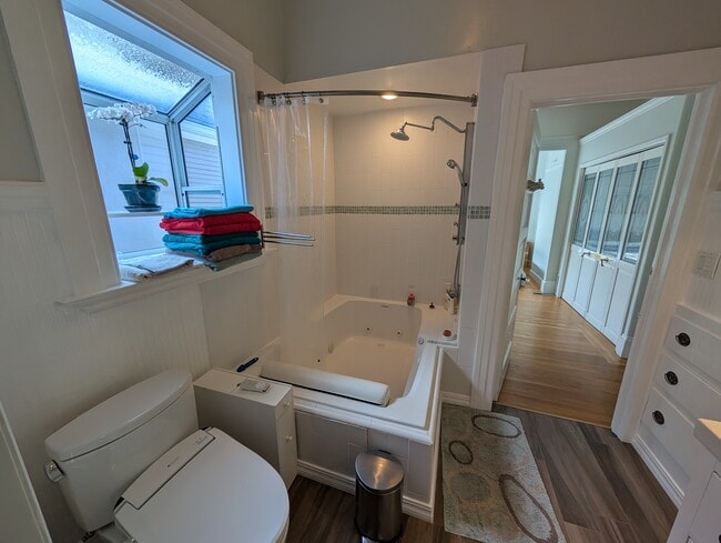 Photo - 3049 Wheeler St