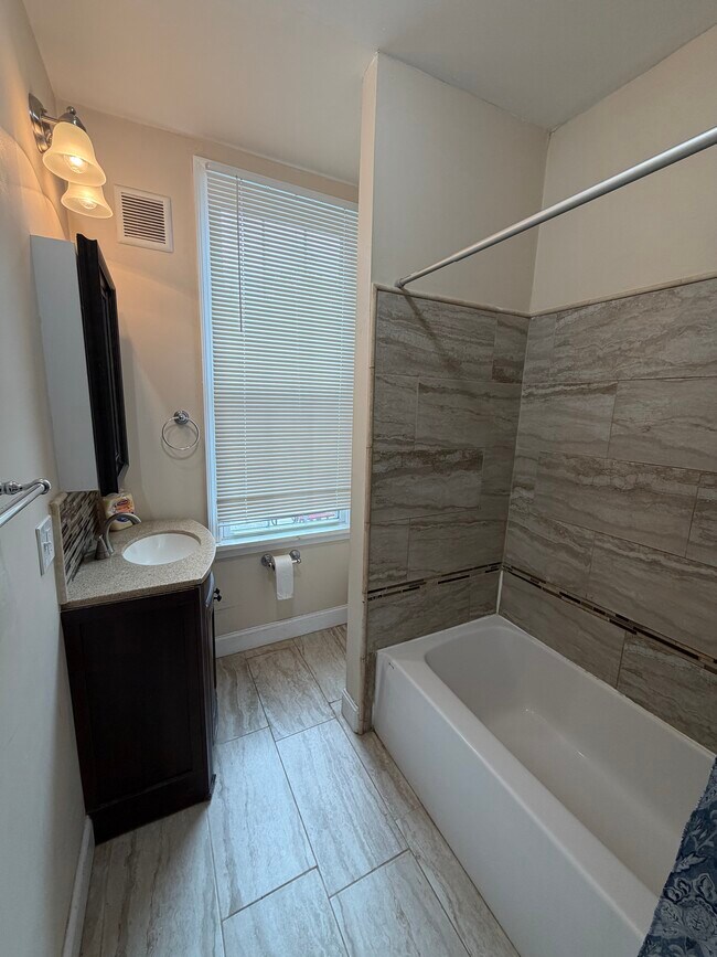 68 John St Unit 1