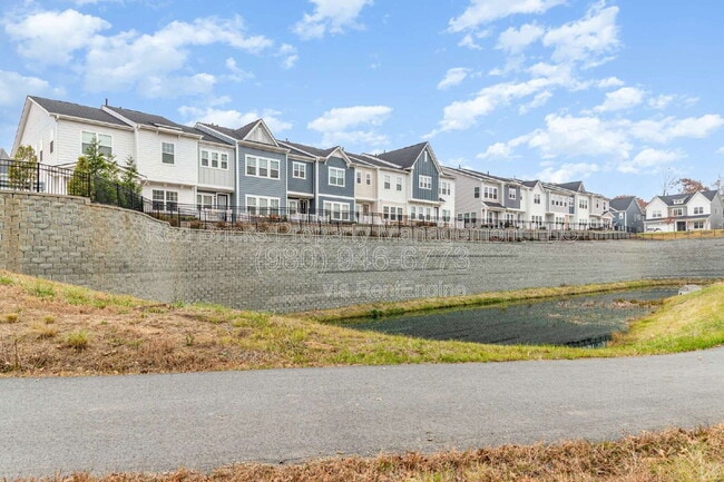 Photo - 8929 Peatland Aly