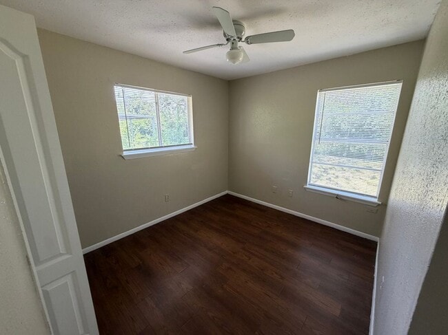 Photo - 211 Baldwin Ave Unit 203