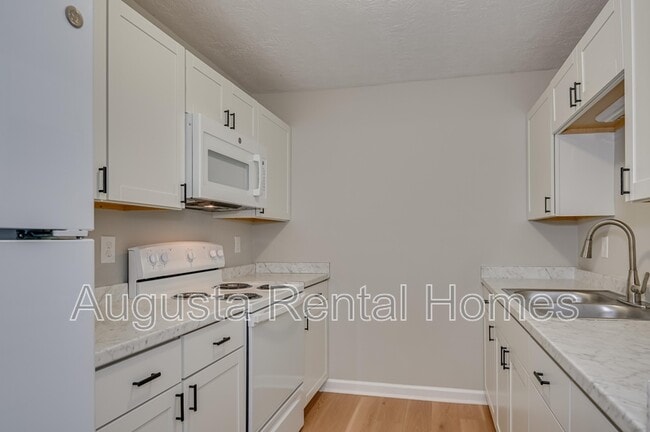 Photo - 2806 Thomas Ln