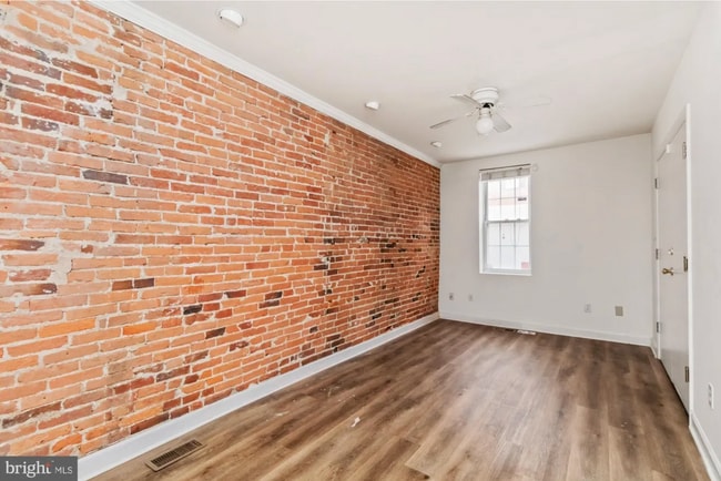 Photo - 1122 William St