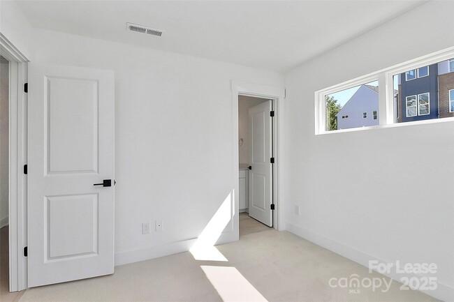 Photo - 1103 Kokomo Ln