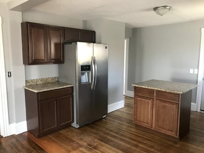 Building Photo - 49 Eddy St Unit 3