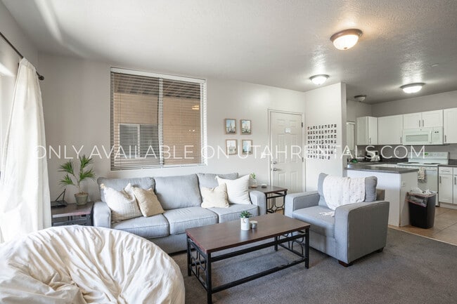 Building Photo - 859 E 620 N St