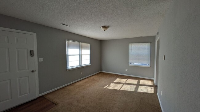 Building Photo - 4822 Woodend Ave