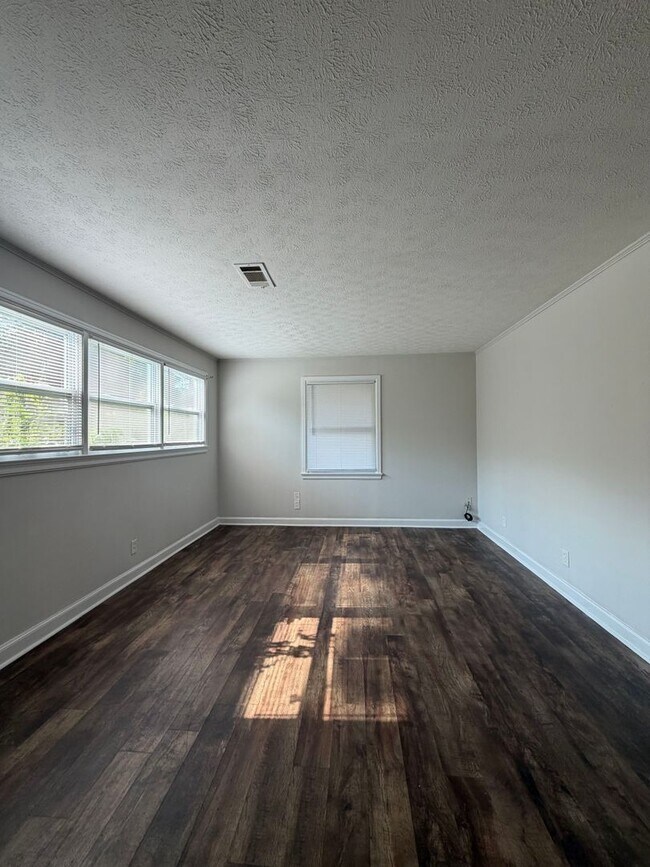 Photo - 3871 Sherwood Dr
