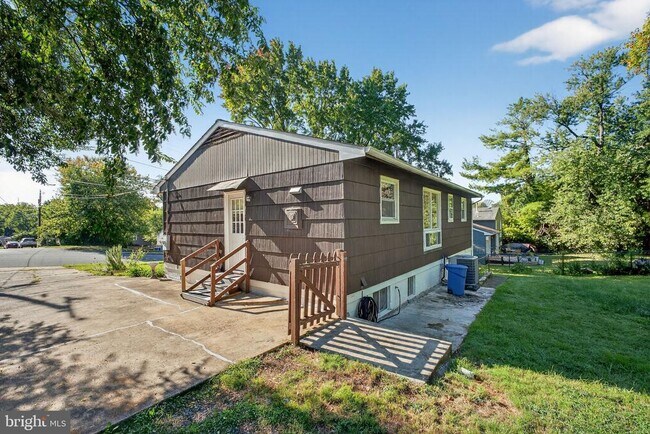 Building Photo - 6000 Craft Rd Rental