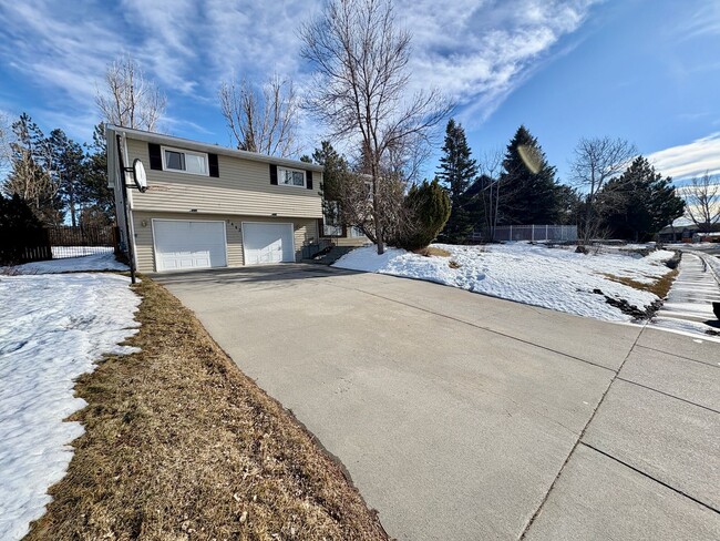 Photo - Large 3 bedroom house in the Heights! (Items will be removed)