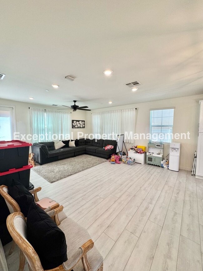 Photo - 13941 Blossom Way