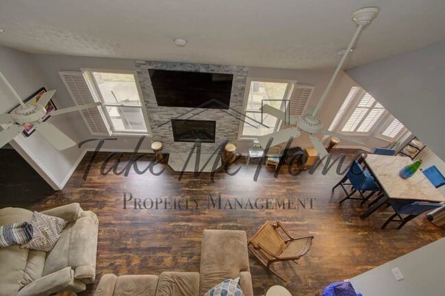 Photo - 3 Bedroom 2.5 Baths in Kickapoo District!