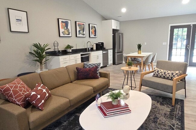 Waters Edge Apartment Homes (NC)