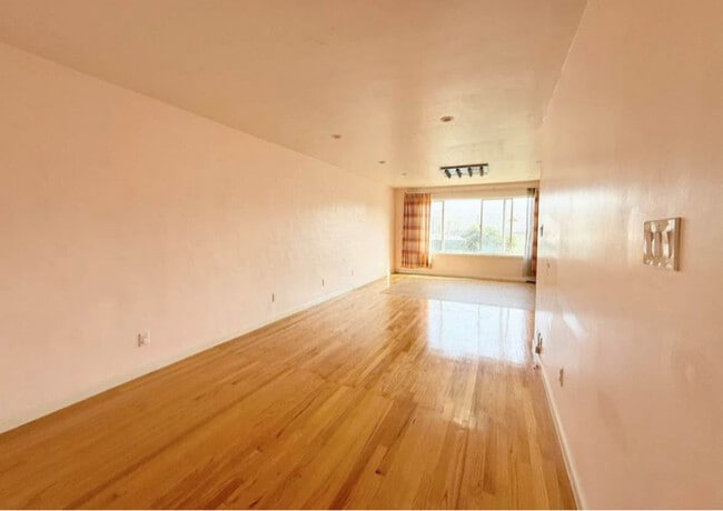 Photo - 307 Teddy Ave