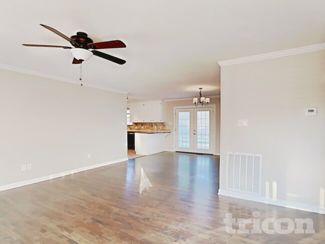 Photo - 137 Deercroft Dr