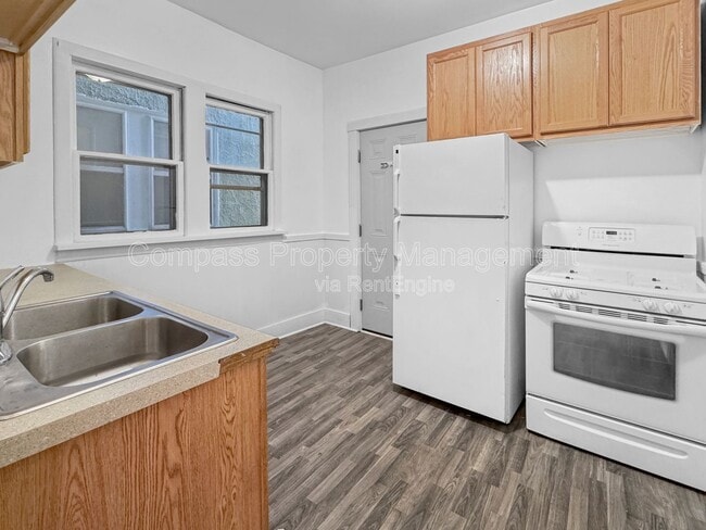 Photo - 644 Fulton St E Unit 1