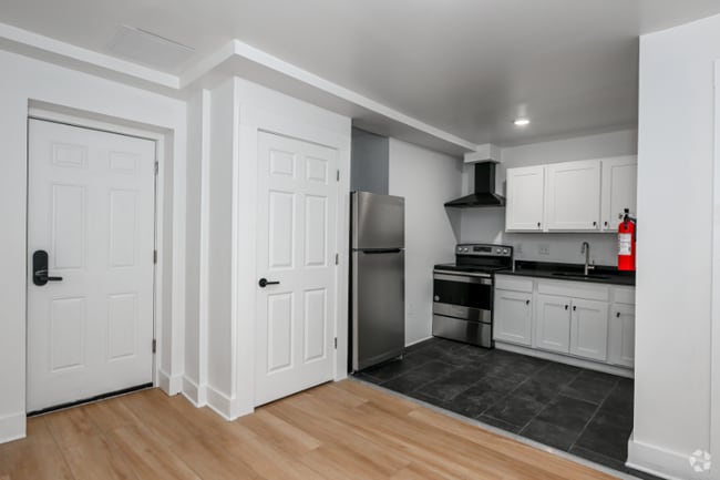 Building Photo - 1384 W 83rd St Rental