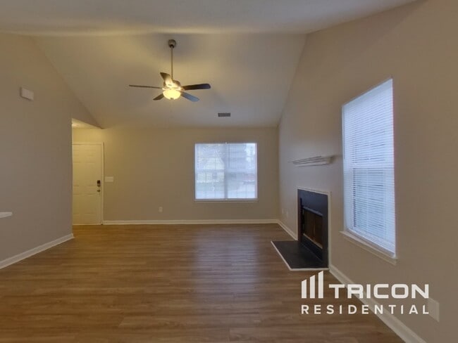 Photo - 1207 Larkspur Dr