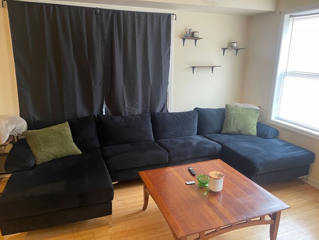 Building Photo - 1523 N 17th St Unit 3