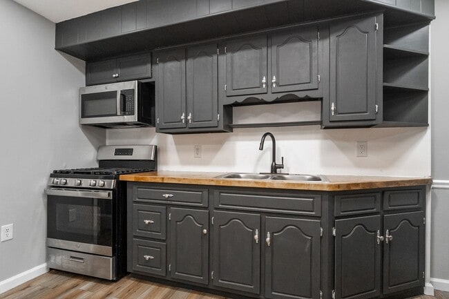 Photo - 137-139 Main St Unit 139-1