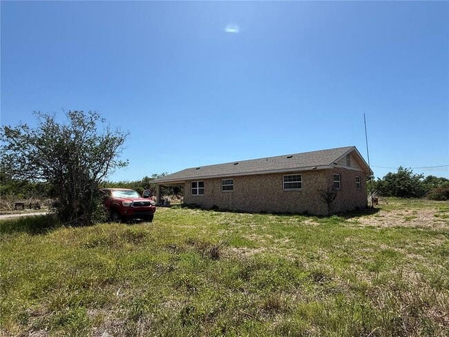 Photo - 2122 Gulf City Rd