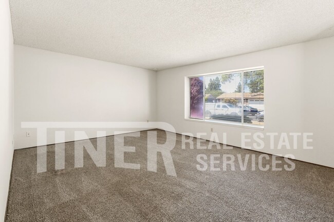Photo - 10237 Country Way