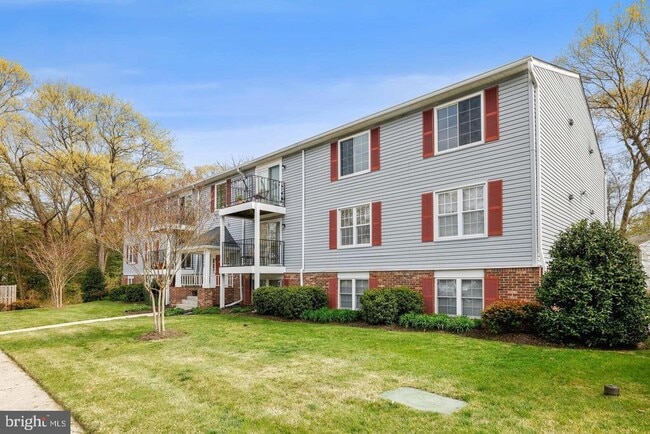Building Photo - 3503 Wedgewood Ct Unit M