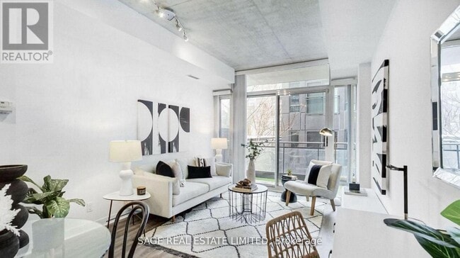 Photo - 127 Queen St E Unité 208